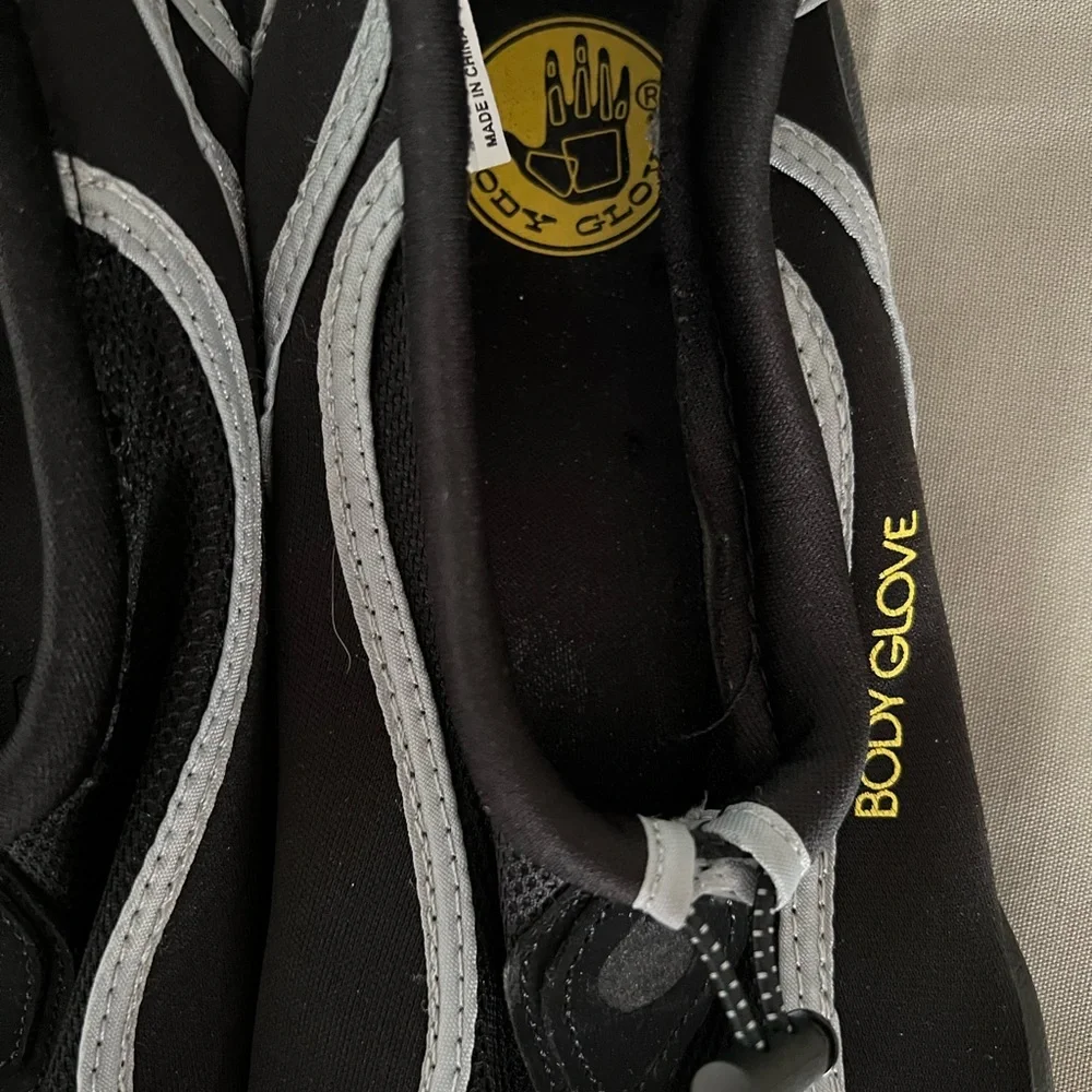 Body Glove Black and Gray Aqua Water Shoes - Men's size 12